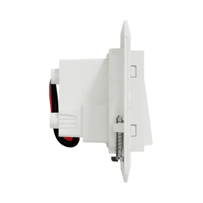 Multistandard socket compatible with all plug types.